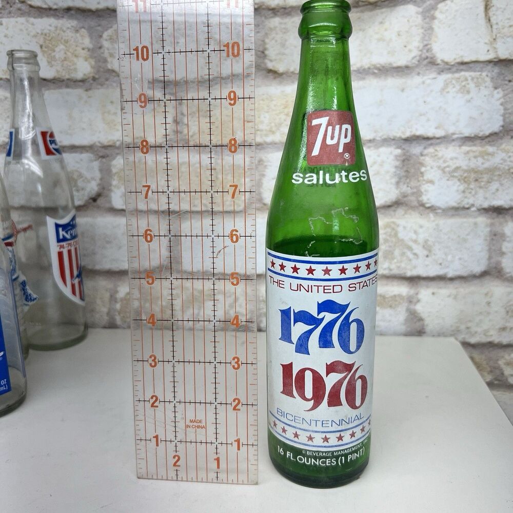 Vintage 70s - 7Up Commemorative Green Glass Bottles-Bicentennial 1776-1976